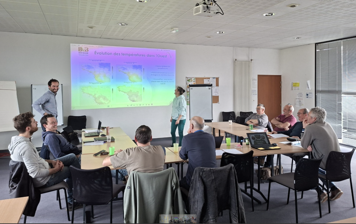 Photo réunion cout de production